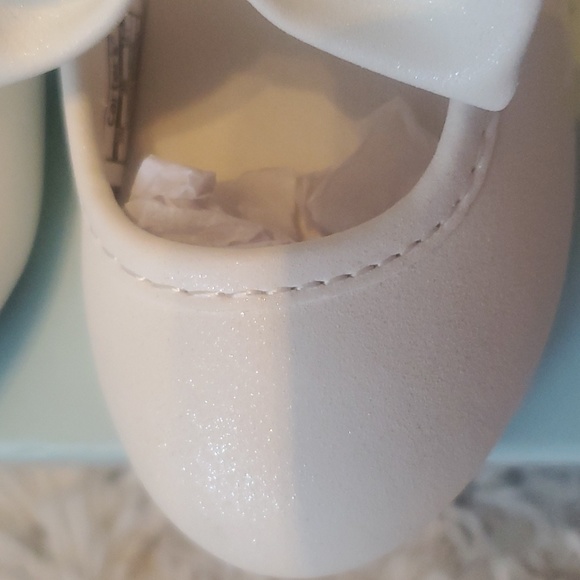 Carter's Toddler Shoes Size 5 - Picture 3 of 5